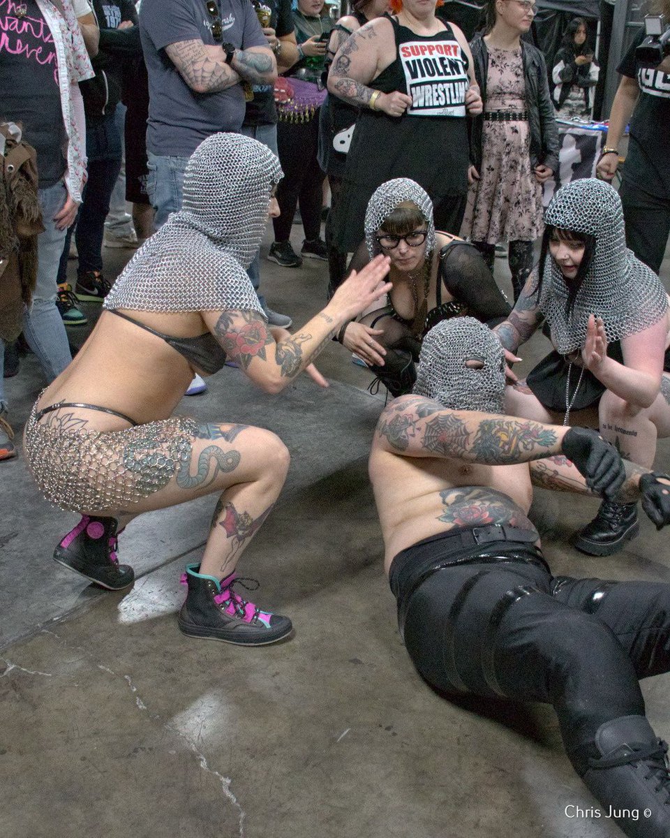 Rudo_Rampage's tweet image. Dave Reckoning and The Chainmaidens are here to show the crowd that the Steel is Real.
#wwwswwf #wrestling  @darksheikftf  @pocketsizeolix @Dropkicks_DnD @knottypeach