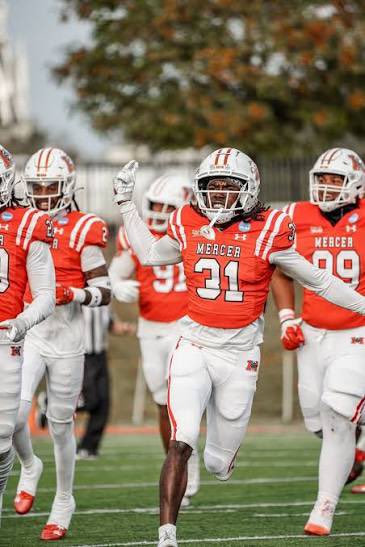 Christian11__'s tweet photo. #AGTG after a great talk with @Coachcal_King blessed to receive offer from @MercerFootball  @CoachJohnson813 @GMC_Football https://t.co/d6UaAeQ1RS