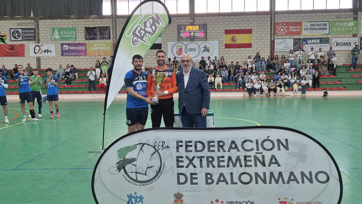 fexbm's tweet photo. 🏆 @BM_CiudadVCA Campeones de Extremadura 2026
 #SegundaNacional Masculina
#balonmanoextremeño 🟢⚪️⚫️ 
@LA_UBP Subcampeones https://t.co/eBAu20zcPJ