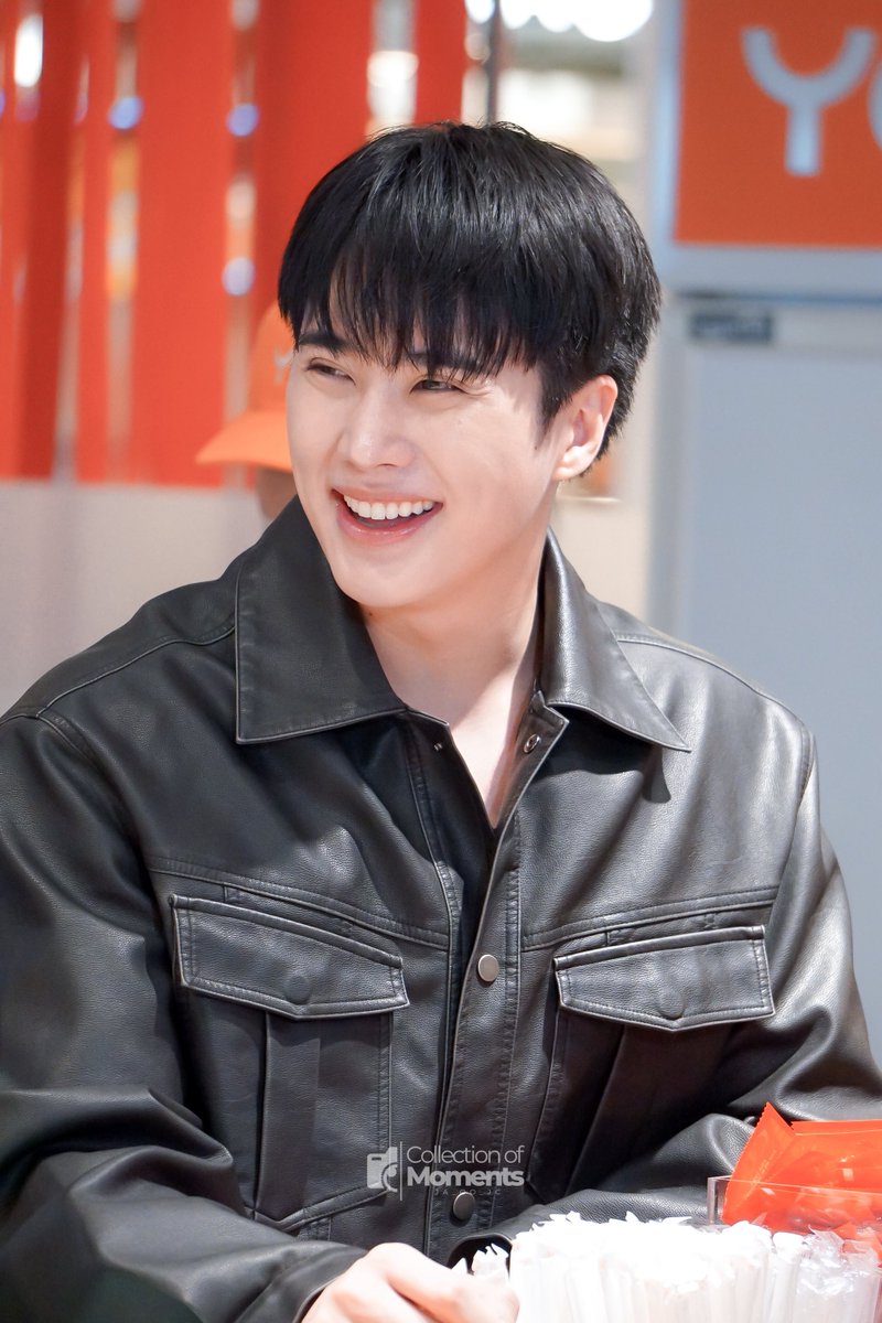 ja_OO_jc's tweet photo. ยิ้มหวาน น่ารักมาก☺️

YOLK Say Hi Nonthaburian

#YOLKatCentralwestgate
#YOLKThailand
#อินสาริน #innsarin https://t.co/G61YLzhrc0