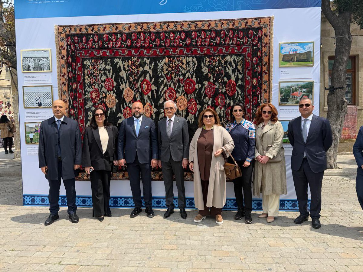 HicranHseynova_'s tweet photo. Bu gün Bakının və tariximizin incisi - İçərişəhərdə keçirilən III Beynəlxalq Xalça Festivalında deputat həmkarlarımla birlikdə iştirak etdik.
#İçərişəhər #XalçaFestivalı #Milliİrs #AzərbaycanMədəniyyəti #MilliMəclis #Azərxalça #BakuEvents https://t.co/wyoX3Wrnur