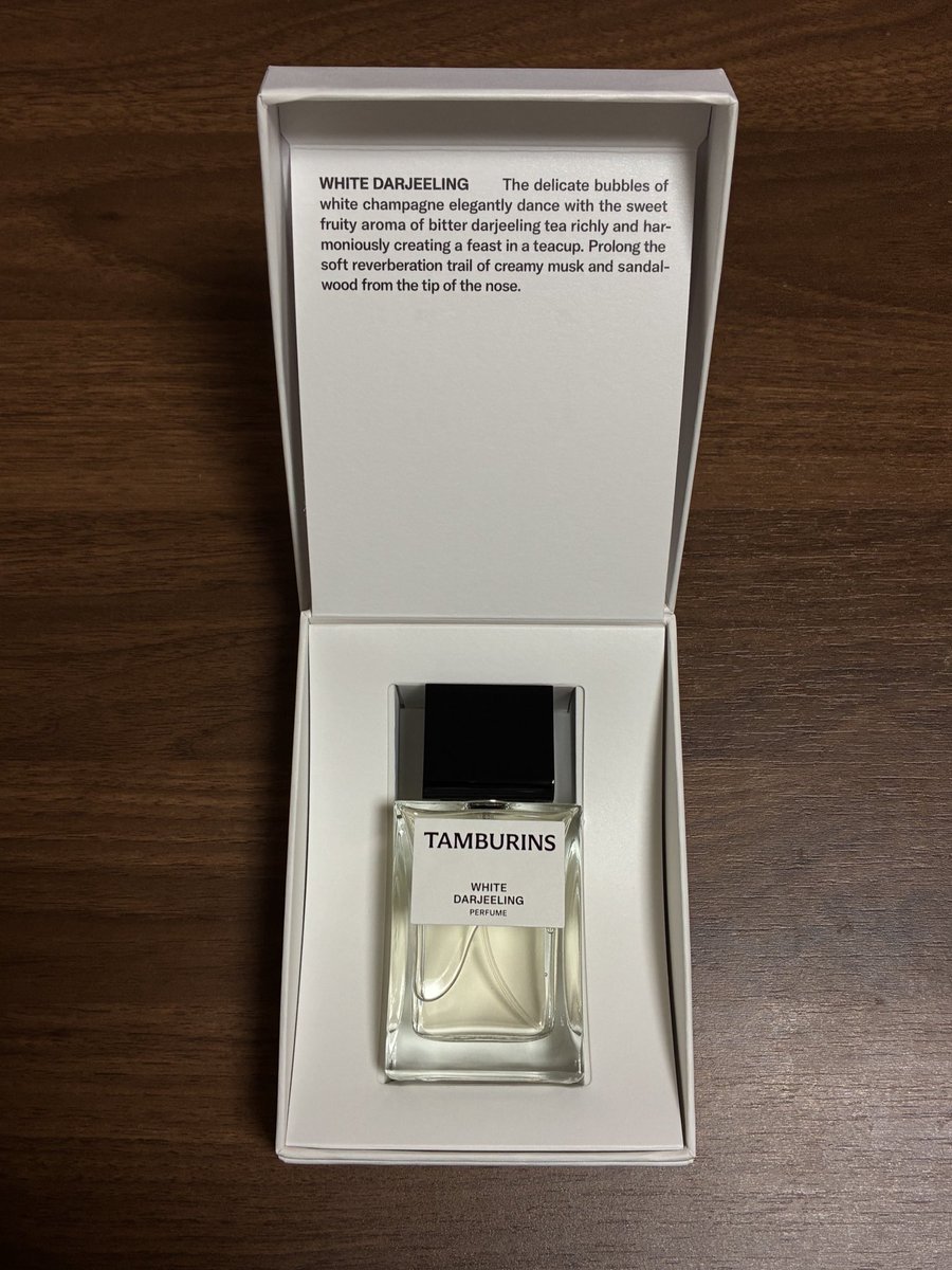 Ge_mini_mini's tweet photo. 香水色々試して気に入ったものを大きめのサイズで買ったらなんかすごいおしゃれになった気がする…… https://t.co/FWfQjOzKS2