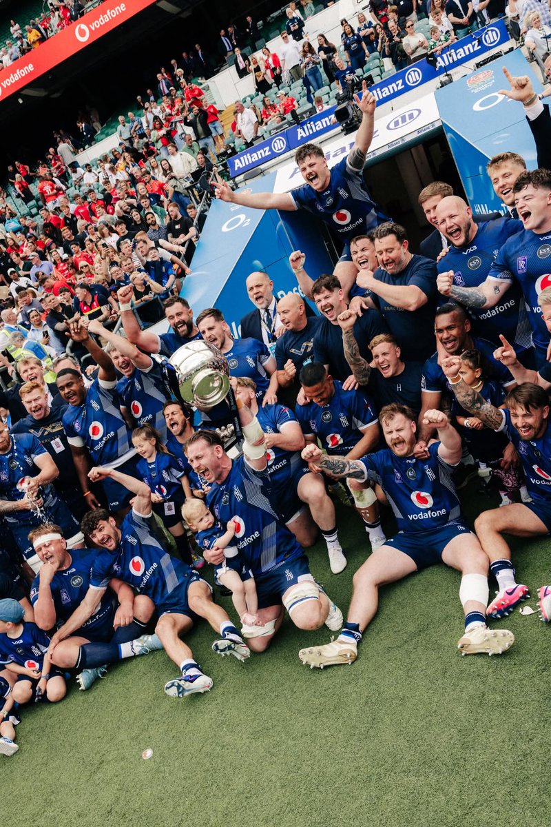 RNRugby's tweet photo. As always a wonderful weekend in London full of colour and excitement. The Senior Men triumphed but the Women and Mariners were undone by Army excellence.

#GoNavy https://t.co/FvCyqT7aGu