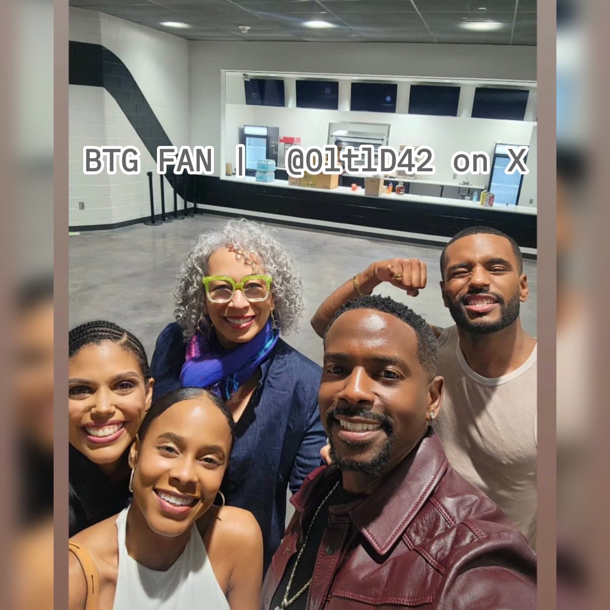 OltlD42's tweet image. Sean Freeman also shared a photo taken last night alongside his BTG co-stars.

Edit by @OltlD42 

#BeyondTheGates #Gatekeepers#Drama #SoapFans
#EditByOltlD42 #OltlD42BTG