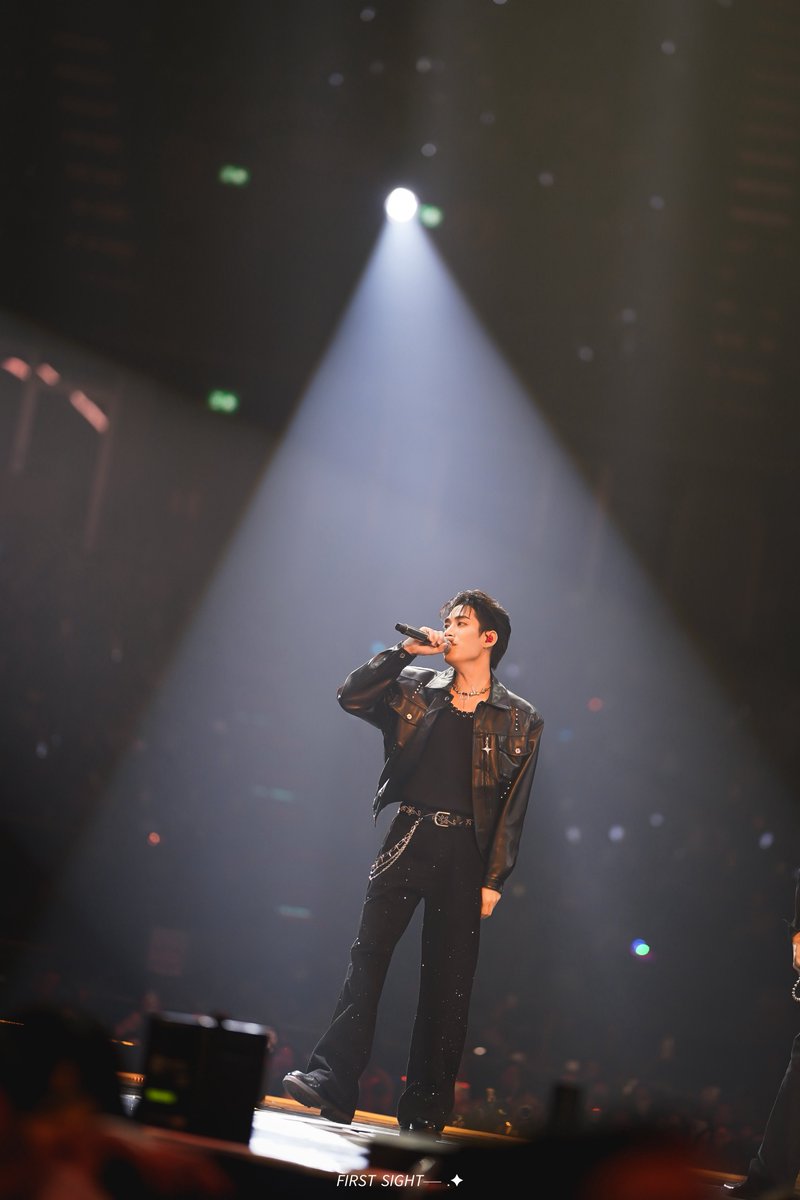 𝘍𝘐𝘙𝘚𝘛 𝘚𝘐𝘎𝘏𝘛── .✦ tweet media