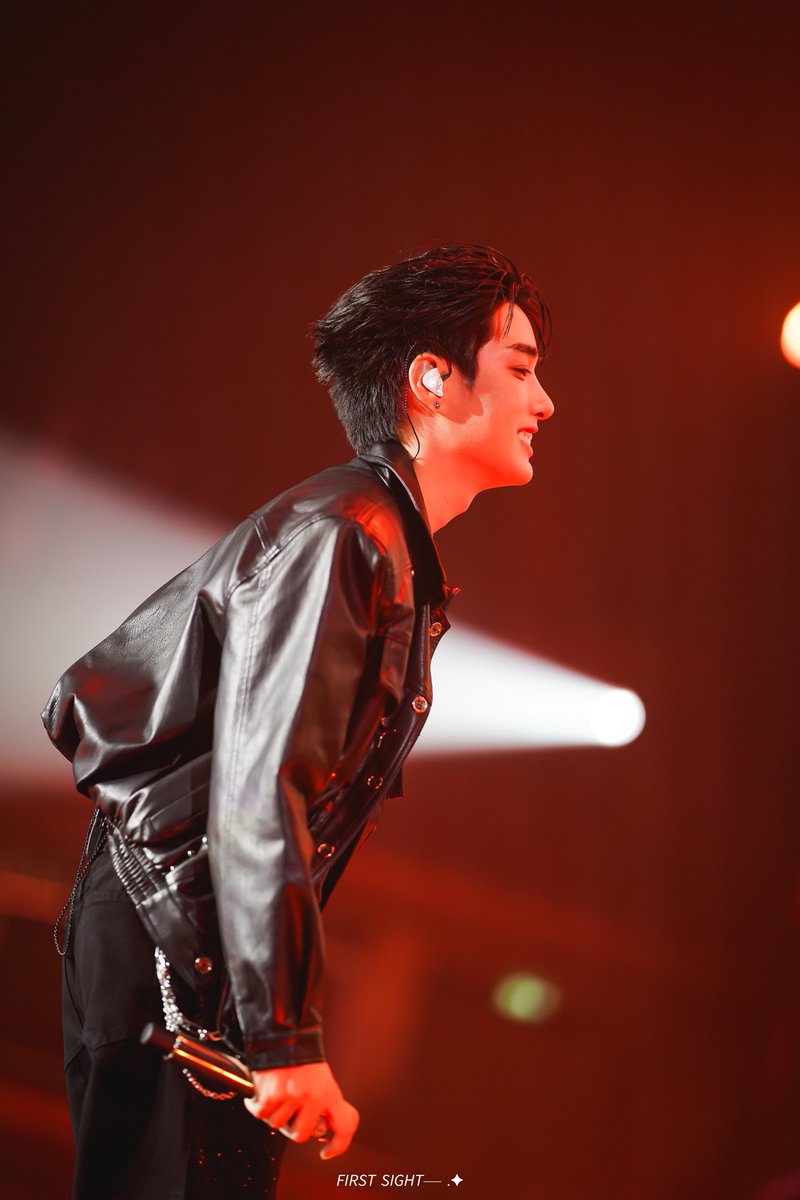 𝘍𝘐𝘙𝘚𝘛 𝘚𝘐𝘎𝘏𝘛── .✦ tweet media