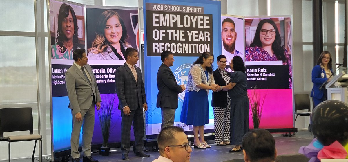 MSmith_PDNFAA's tweet image. Shout Out to our Employee of the Year Guadalupe Guerrero for PDN Fine Arts Academy. ❤️ #TeamSISD #ALLIN @SocorroISD @SISD_ES