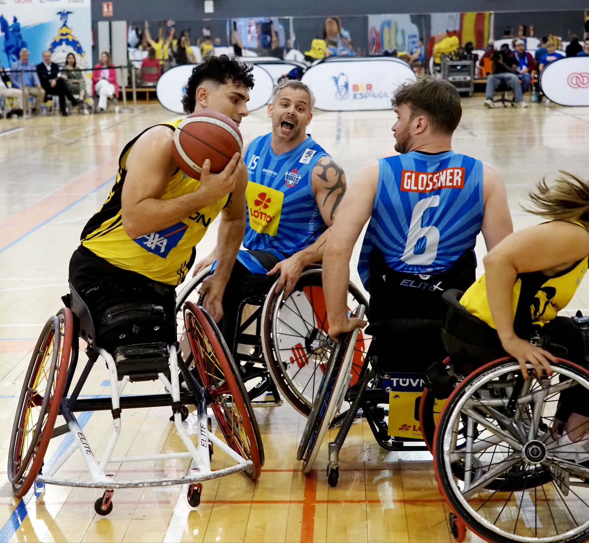 FEDEDDF's tweet image. 🏆 ¡CAMPEONES DE EUROPA! 🇪🇺

El @cd_Ilunion conquista la Champions Cup y se corona como el mejor equipo de Europa tras una final espectacular frente a @RSBbulls (85 - 72)

Un triunfo que es ejemplo de trabajo, talento y ambición 👏🏻

¡ENHORABUENA, CAMPEONES! ✨

#ChampionsCup #BSR