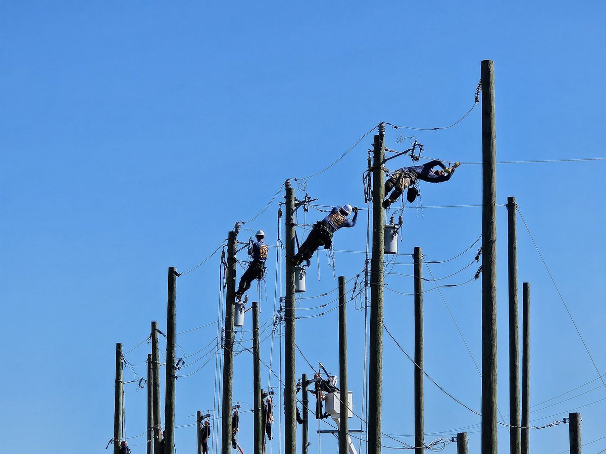 DukeEnergyIN's tweet image. Beautiful day for our #Indiana lineworkers to show off the impressive skills they utilize in our communities every day. More than 30 lineworkers competed in the Midwest Lineman's Rodeo in Plainfield this morning, in hopes of earning a spot in the international rodeo this fall.