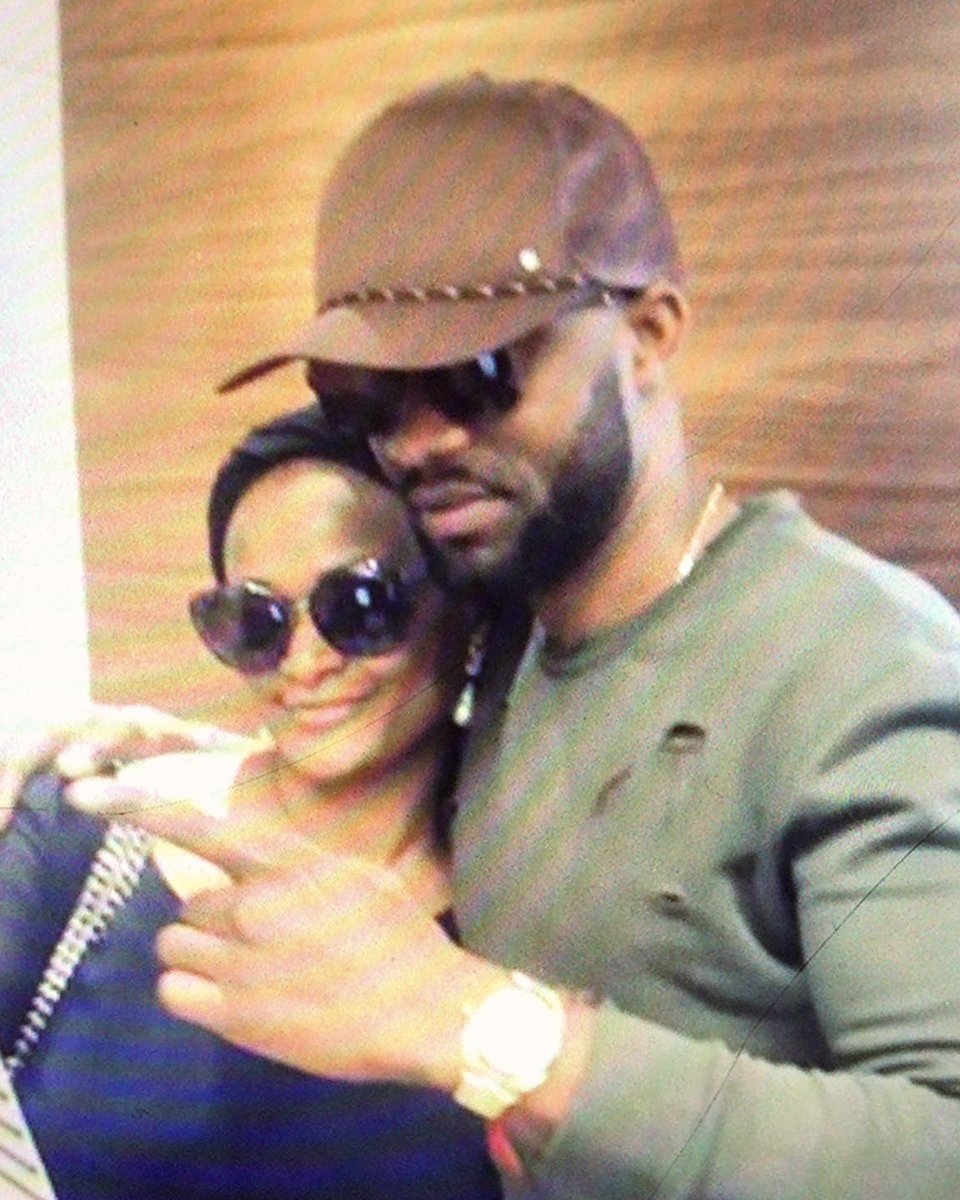 WivineMoleka's tweet photo. Bon concert à mon frère @fallyipupa01 🙌🏾
Ce concert restera gravé dans l’histoire.

20 ans de carrière, ça se célèbre comme il se doit, car 20 ans de carrière, c’est 20 ans de détermination, de sacrifice, de discipline, d’engagement, de succès et parfois même d’échecs, mais aussi 20 ans de résilience !

La RDC est fière de toi, Aigle ! 🦅