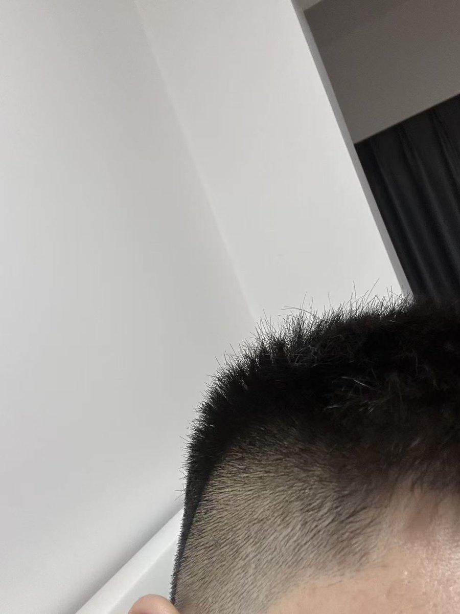 白袜粗腿弟弟 tweet media