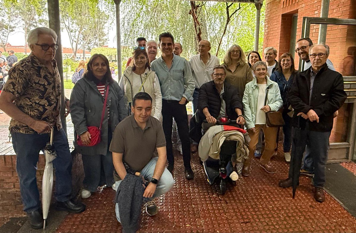 EnriqueRGH's tweet photo. Hoy en la fiesta de @psoe_m del #2Mayo ambientazo lleno de fuerza, determinación y orgullo.

Vamos a por el cambio en Madrid ciudad y comunidad!! https://t.co/OoCFTa5KlJ