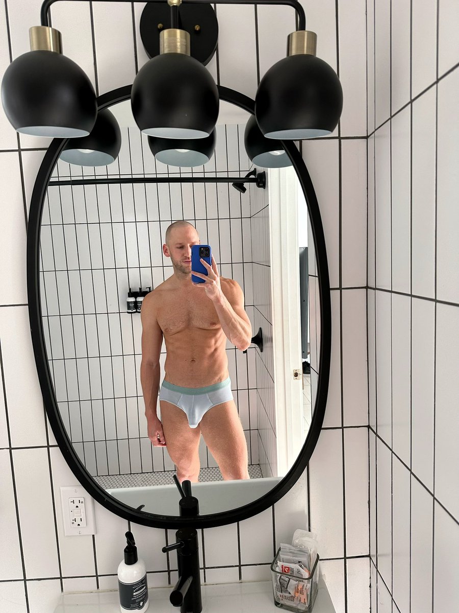 Alex Mach tweet media