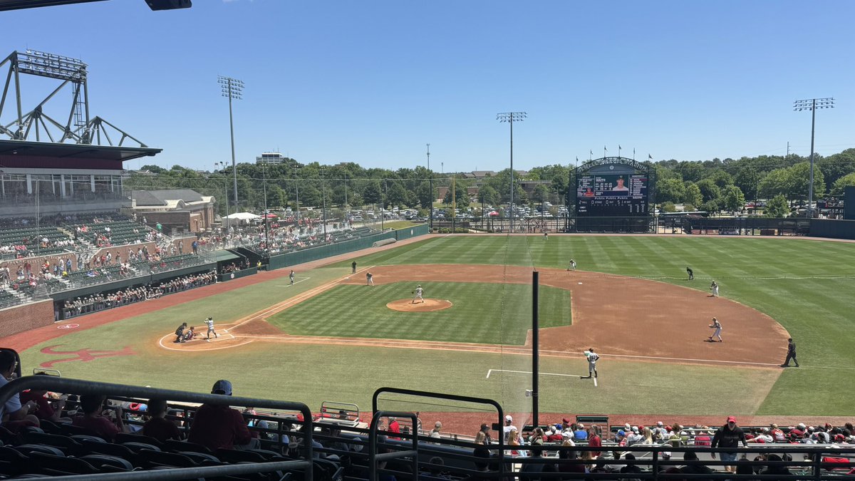 brandonfoshee's tweet photo. A perfect day to sweep the Commodores… https://t.co/nlyIrc9nnb