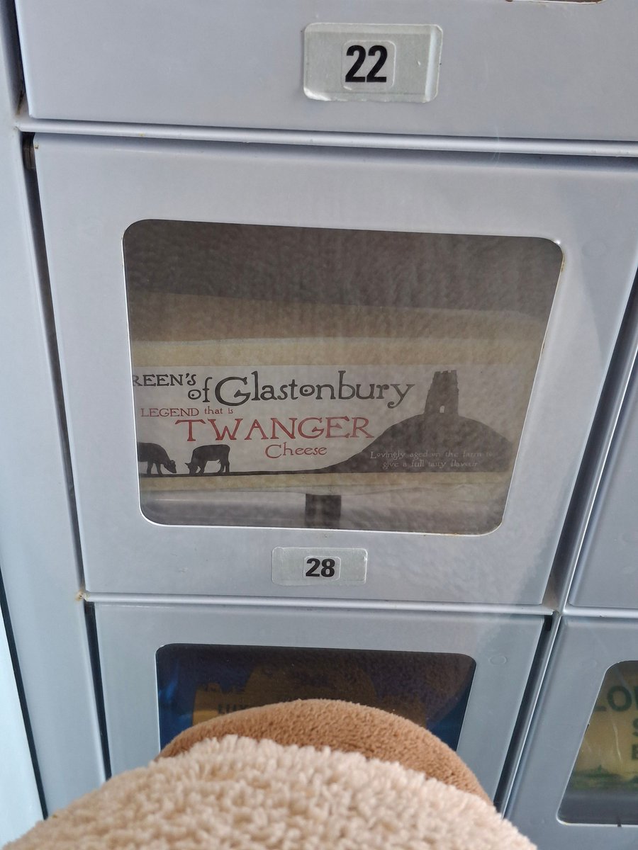 HunsletTheBear's tweet image. Hunslet went to have a look at his local farm shop #famertedsshed. 

Lots of ice cream, honey and cheese.

Not sure what I am suppose to do with my tangerine though

#supportyourlocalfarmer #buylocal