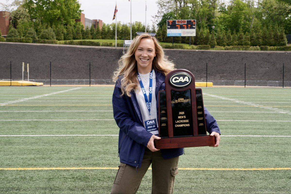 AmandaPooleTV's tweet image. 3rd-straight weekend handing out some hardware! 🏆💃🏼 #CAAChamps