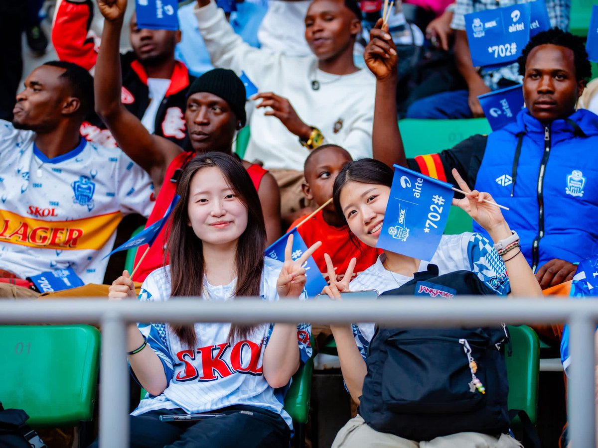 theupdaterwanda's tweet image. #TheupdateSports :Rayon Sports yanganyije na APR FC, igitego 1-1 mu mukino w'umunsi wa 29 wa Shampiyona y'u Rwanda wabereye muri Stade Amahoro.

Igitego cya Rayon Sports cyatsinzwe na Ndikumana Asuman mu gihe icya APR FC cyatsinzwe na Djibril Ouattara kuri penaliti. 

#ADS: Hamwe