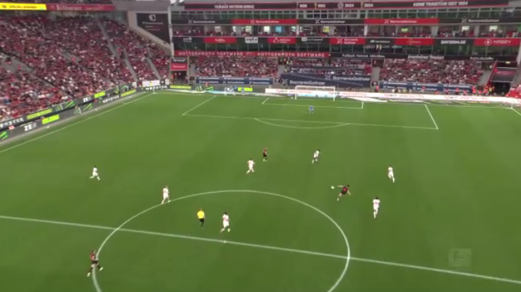 LEZwenn's tweet photo. Dieser Schick kann nichts. An dem muss man als Abwehrspieler nicht dranbleiben. #B04RBL https://t.co/d4KS2xxaIE