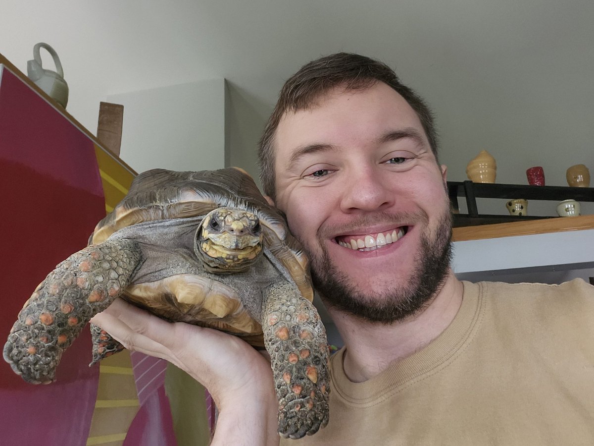No_Swag_Mitch's tweet image. I scooped her up to clean her house, so I took a pic of us!

#CathyTheTortoise #Tortoise