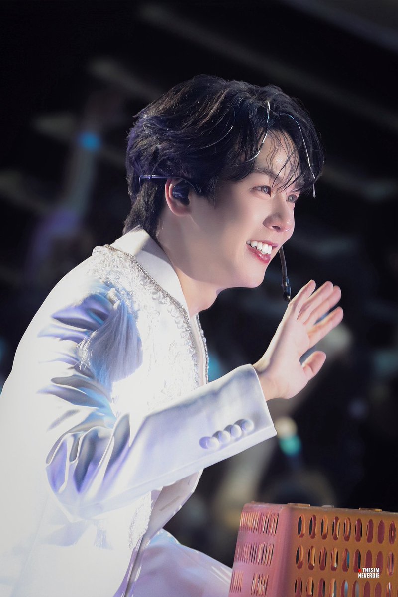 🖐🏻🐰 — บ้ายบาย พรุ่งนี้เจอกันอีกนะเบบี๋

PORSCHE IN THE SPOTLIGHT 
꒰ #porschepochi ⋆𐙚 ̊. <a href="/PorschePochi/">พอร์ชโพชิ</a> ꒱* !˚
#DMDLAND3DAY1  ݁ ˖Ი𐑼⋆

🐰🦷, #simcardtookthis