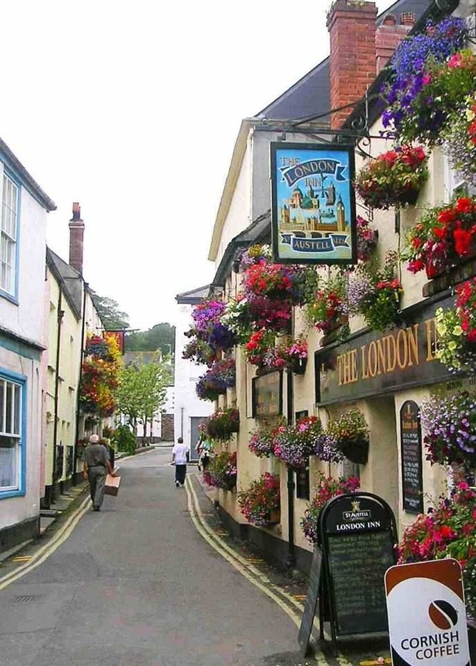 Britain's Lost & Living Pubs tweet media