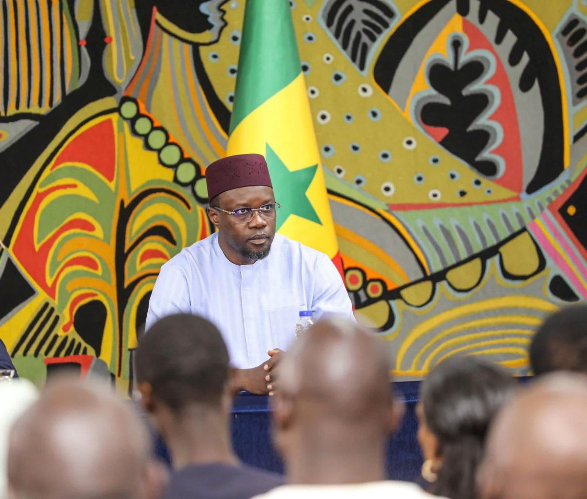 sallnourou03's tweet image. Un regard fixe 
Un visage rayonnant et
La lumière s’y dégage naturellement.

SONKO est Stoïque, il est droit dans ses bottes enfin il est quitte avec sa conscience.

Le traître du palais n’aura jamais cette tranquillité.
#SONKO2029 #MNS ❤️✌🏾🦅