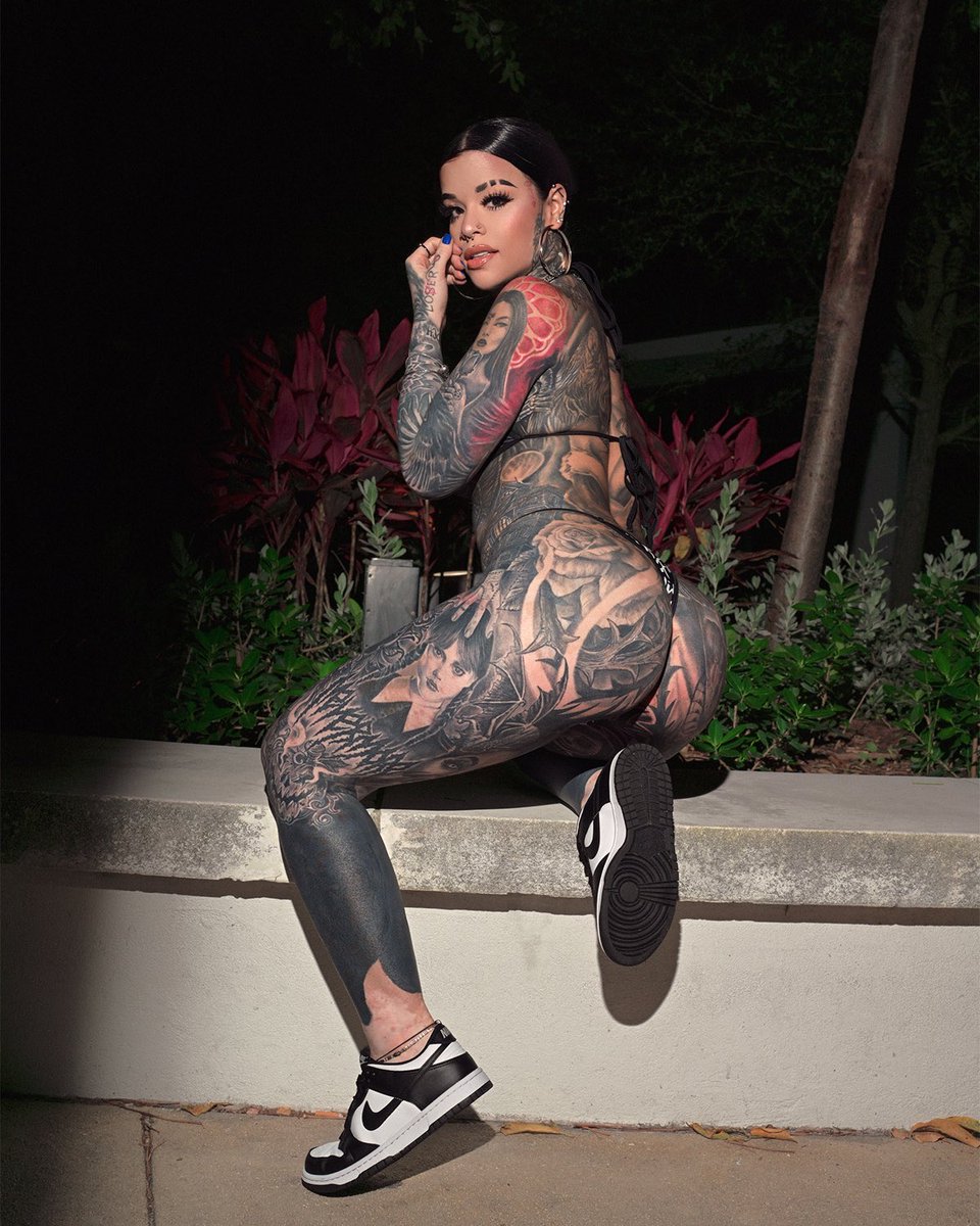 MannyOquendo's tweet photo. Roof top vibes with @Stephmarieinked 
📸 @MannyOquendo https://t.co/dng34SPvl6