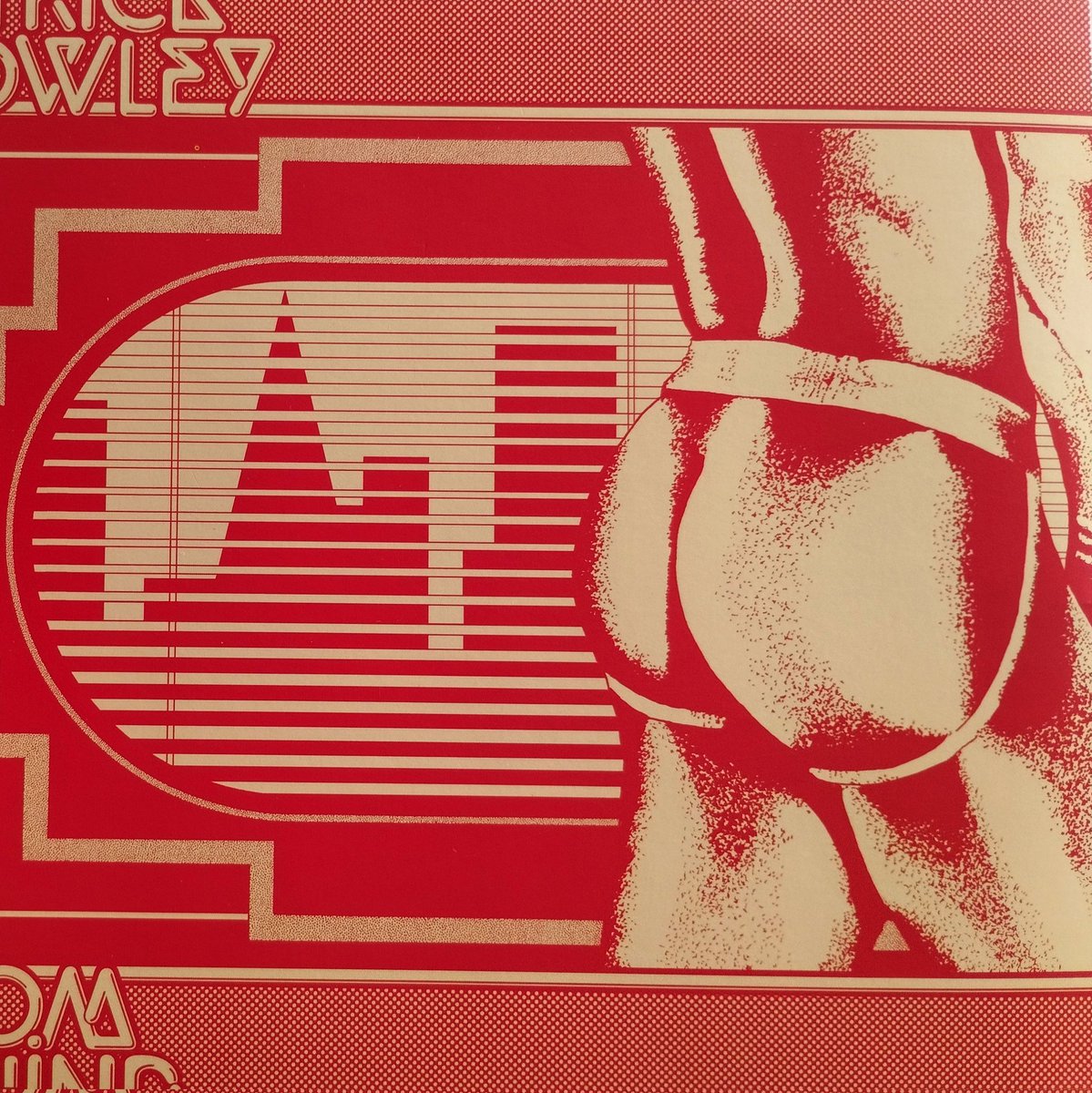 Jeromejemo's tweet photo. Le label de San Francisco @darkentriesrecs poursuit son exploration du gros son p*d* underground 80's aux pochettes retro-fétichistes irrésistibles
De Patrick Cowley à Surge Studio Music. Entre early acid, high-energy et bandes originales gay-p*rn ultra cheesy (Imports Gibert) https://t.co/Bx3SgSkuek