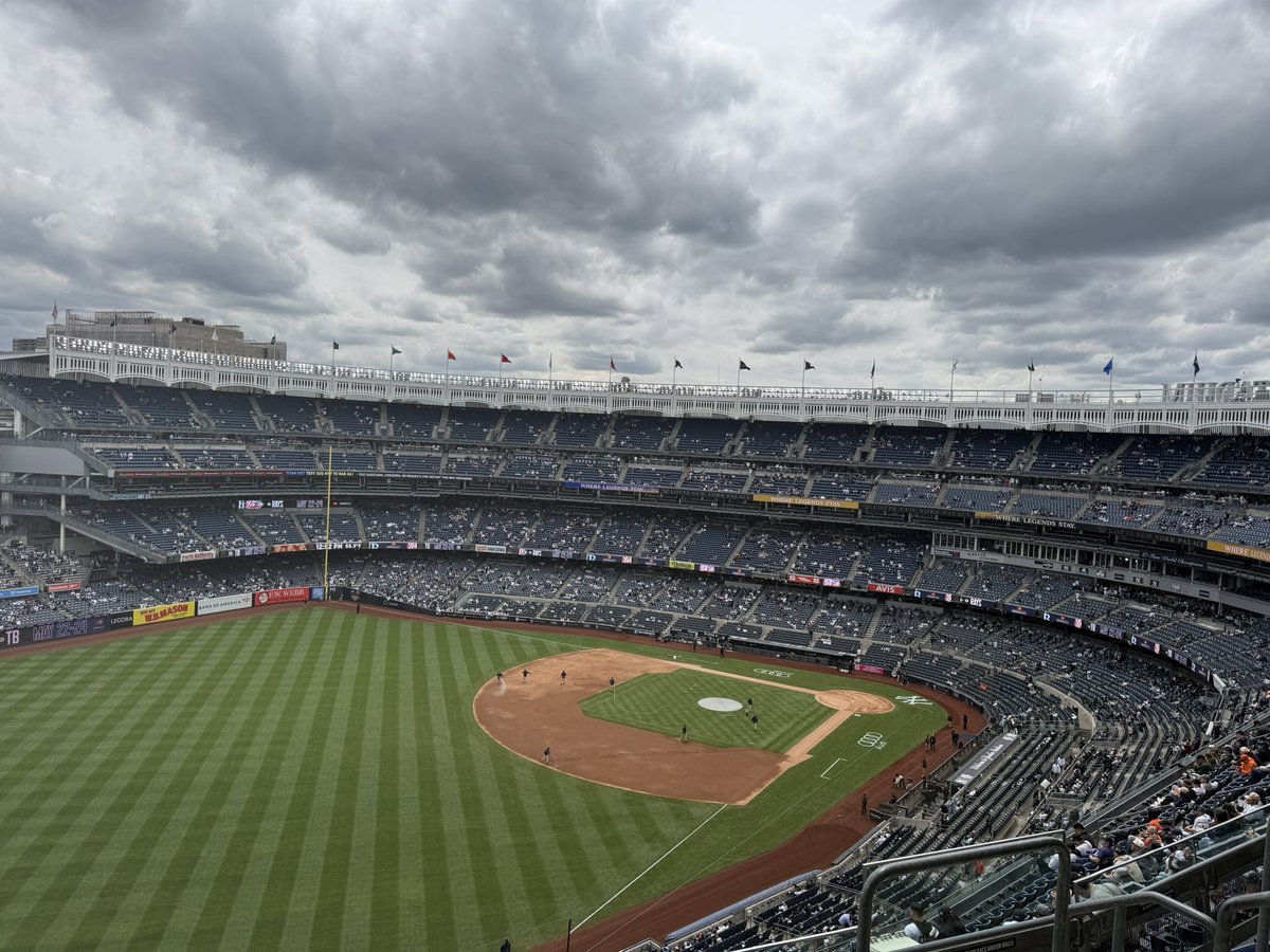 JoseInBrooklyn's tweet photo. Last Minutes Decisions catching my 3rd Straight Star Wars Game at Yankees Stadium. #Apitozone #TheCompany @Yankees @TheDnRCompany https://t.co/FdiTcDAvxt