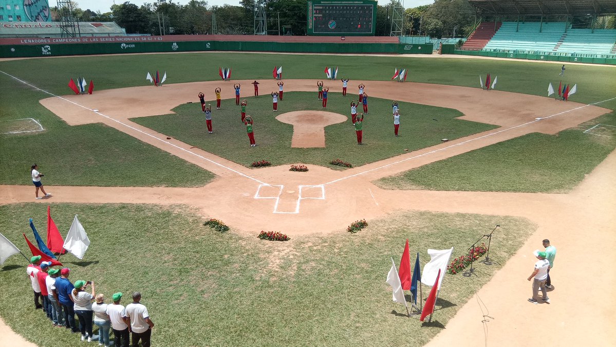 Inicia Liga Élite del Béisbol Cubano en #LasTunas.

Leñadores 🪓🆚 Cachorros 🐶
