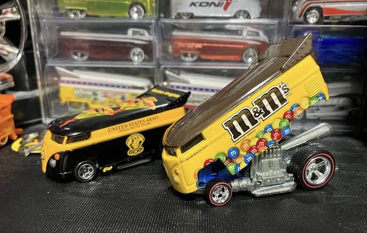 Hot Wheels We Love Toys Show mini 2026 VolksWagen Drag Bus(m&m's