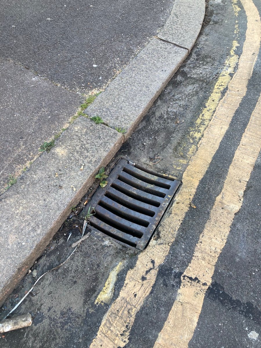 SGrahamg5's tweet image. West #rdguk - drains cleared, local elections nxt week, as if there could be any coincidence #photoid

Promoted by Stephen Graham on behalf of the Liberal Party, 12 Dayworth Mews, Lundy Lane, Reading, RG30 2RR.