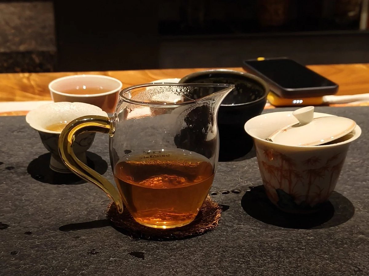 reinaldavc's tweet photo. 静かな夜に、温かいお茶を。🍵#夜のお茶 https://t.co/WvZCVg5Epr