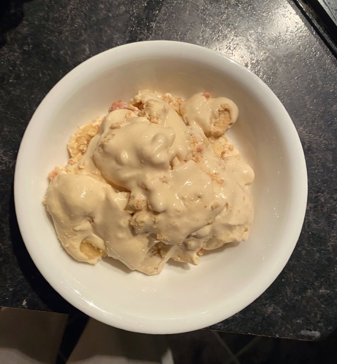 ccremeebrule's tweet photo. banana pudding 🍌 https://t.co/i8BTAJSx30