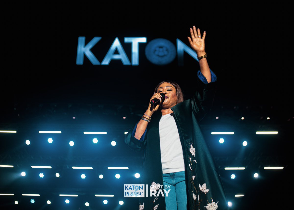Ray_directs's tweet photo. Shots of gospel musician @sinach  taken from the just ended Katon Praise concert held in Ghana.  

#viral #trend #trending https://t.co/c5TRAaY04W