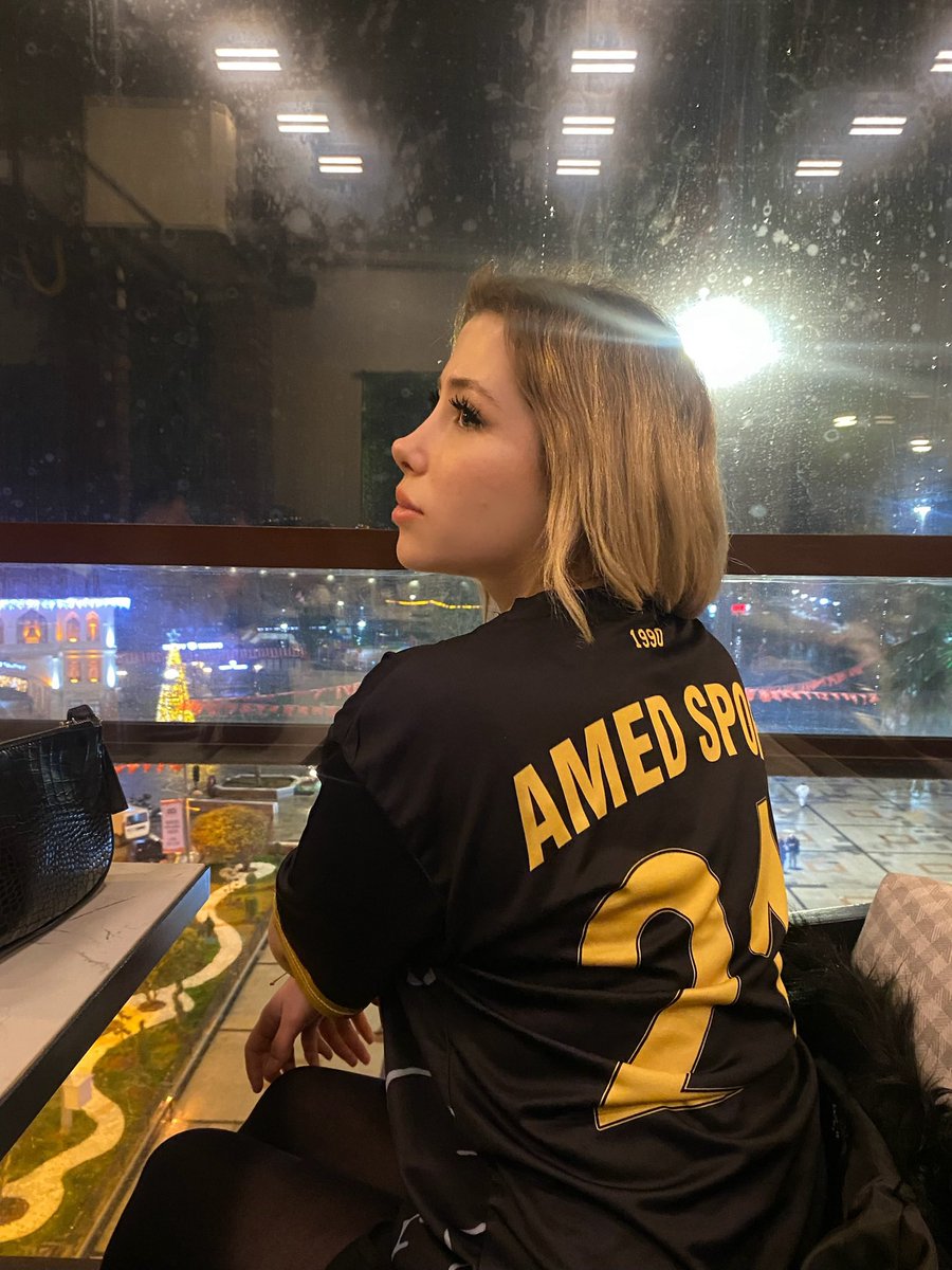 Gizem Lara tweet media