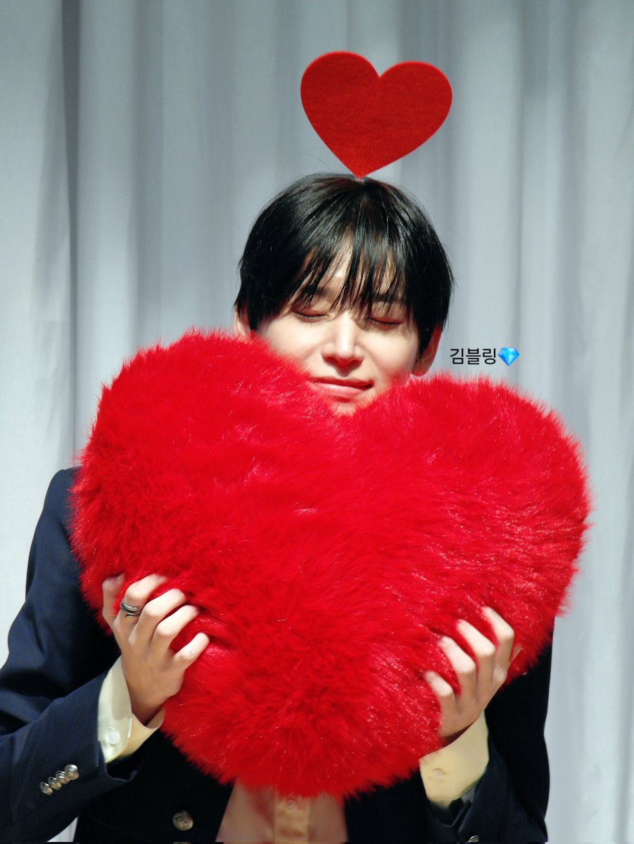 김블링💎 tweet media