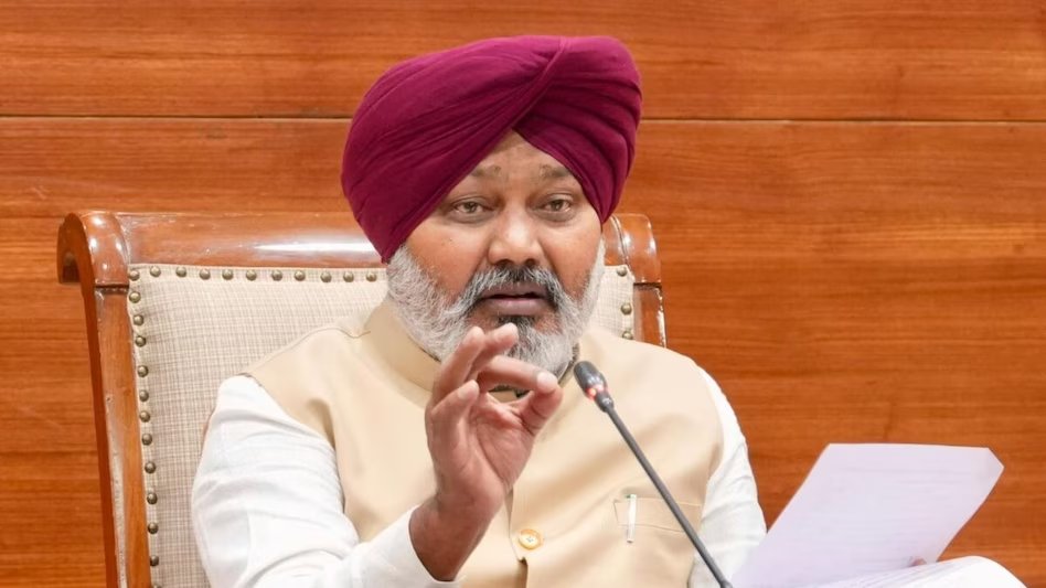 पंजाब में जीएसटी कलेक्शन ने रचा इतिहास, 70% से ज्यादा की छलांग के साथ देश में सबसे आगे- हरपाल सिंह चीमा

पंजाब ने कमाई के मामले में इतिहास रच दिया है. अप्रैल 2026 में जीएसटी कलेक्शन 70.70% की भारी बढ़त के साथ 2987 करोड़ रुपये पर पहुंच गया.  इस रिकॉर्ड ग्रोथ के साथ पंजाब पूरे देश