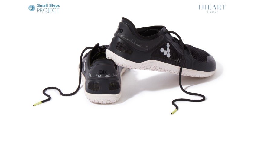 freewomenxgrape's tweet photo. Part of Benedict’s #LettersLive introduction on Earth Day last month with a reasonable shoutout to Vivobarefoot: https://t.co/THv9zXyeOK 

Previously, Benedict donated a signed pair of his own shoes to “Small Steps Project” in 2021. They were auctioned for £800,00. https://t.co/3N9JaI1N1b