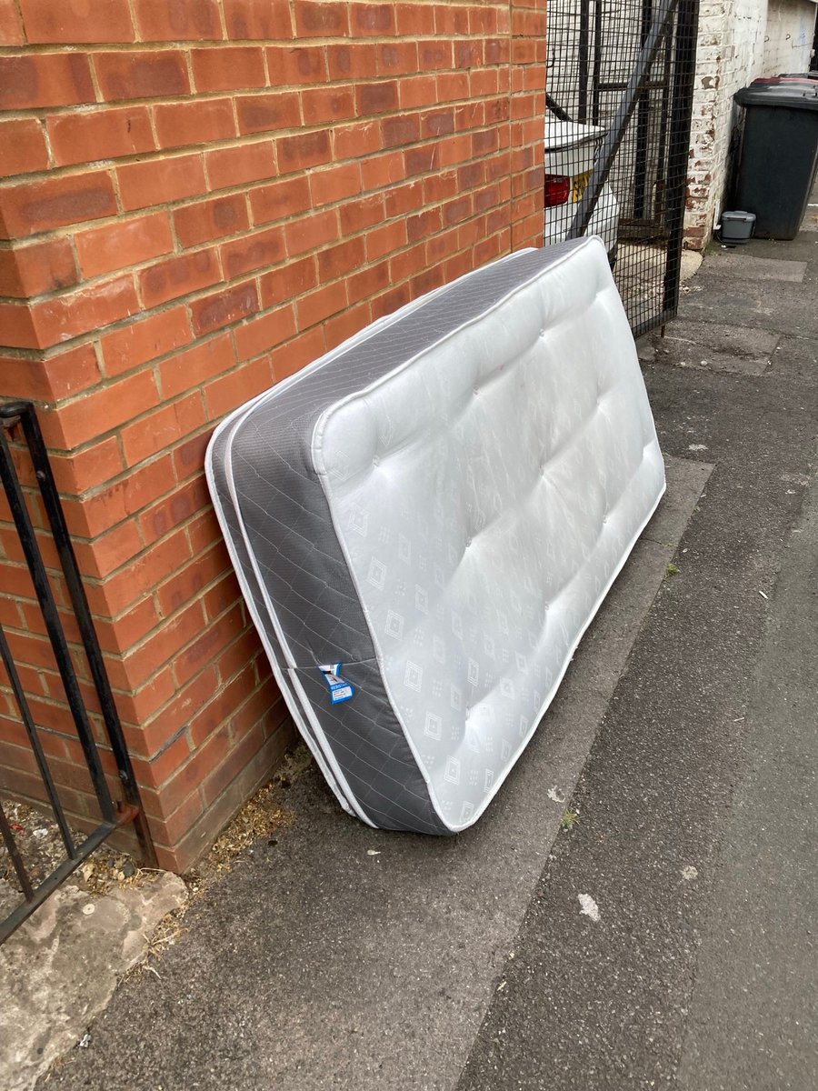 SGrahamg5's tweet image. West #rdguk - soiled but probably reusable
 @ReclaimReading @Eastreadingcom @ReadingWestside @ReadingForum 

Promoted by Stephen Graham on behalf of the Liberal Party, 12 Dayworth Mews, Lundy Lane, Reading, RG30 2RR.