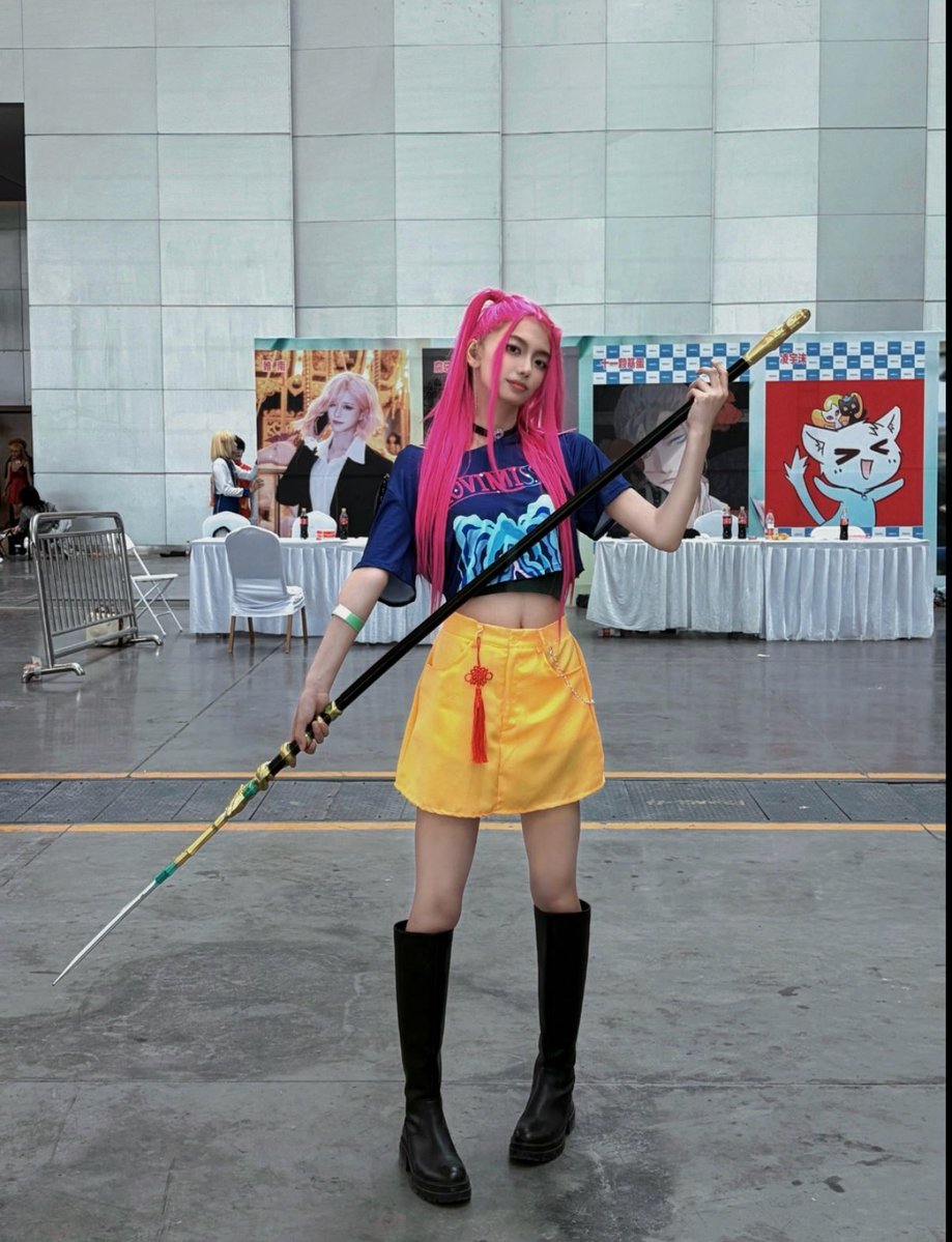 Stella501266274's tweet image. 😎Being cool is on my daily todo list #cosplay #Mira #demonhunters