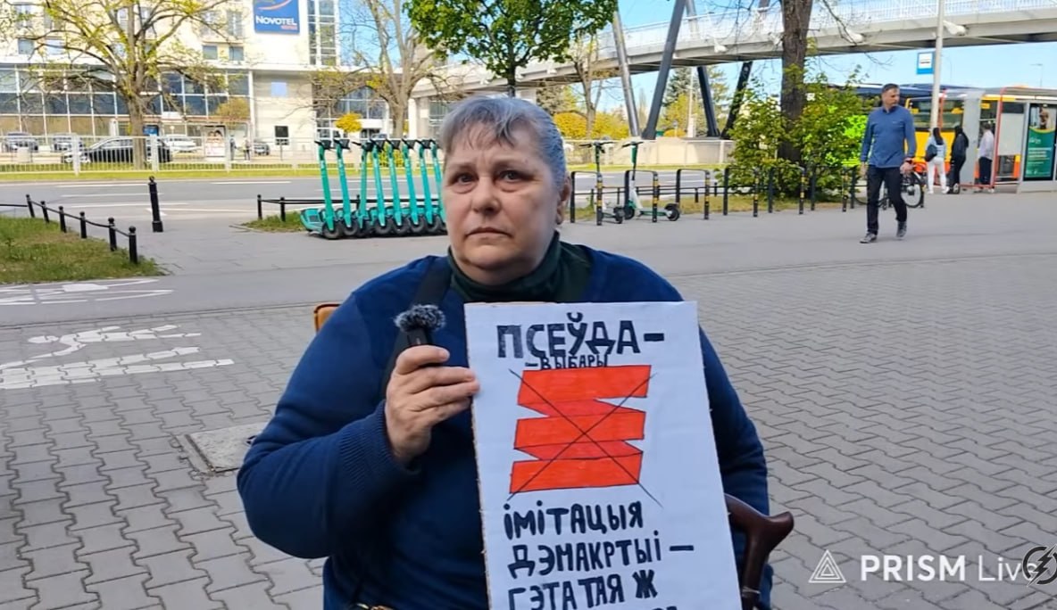 “Imitation of democracy is just another form of dictatorship" 

Belarusian activists in Warsaw protesting against #TsikhanouskayaGroup 

Event:
x.com/BelarusContext…