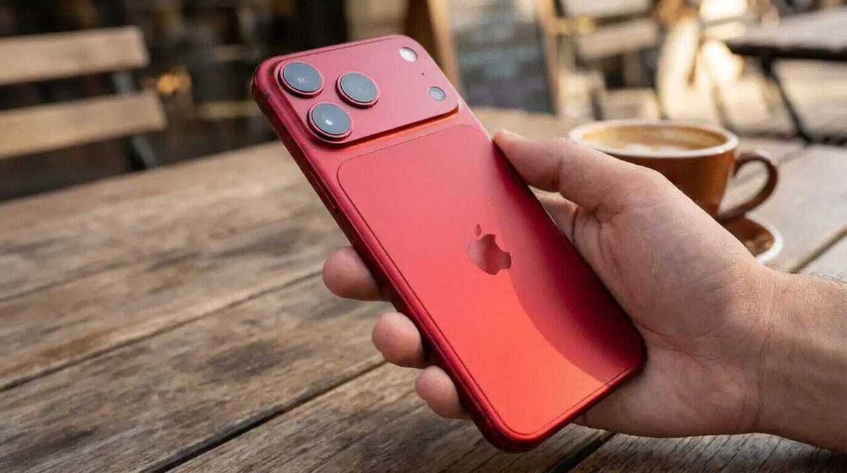 Neil_RSWEBSOLS's tweet image. iPhone 18 Pro Max vs iPhone 17 Pro Max: Key Differences and Similarities #gadget #rswebsols ift.tt/toqV9yW
