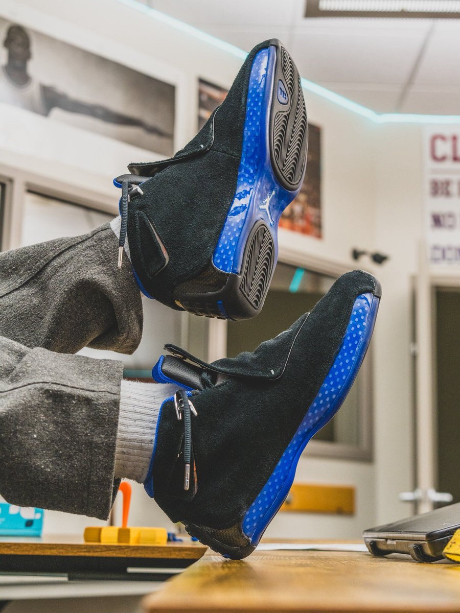 SneakerAlert tweet media