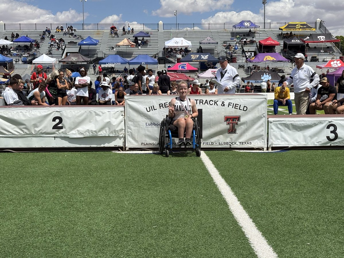 CoachBritten's tweet image. Proud of Tahlie today! We are heading back to state! She broke her own regional meet record from last year by 2 3/4 inches throwing 17-8.75. #proudcoach