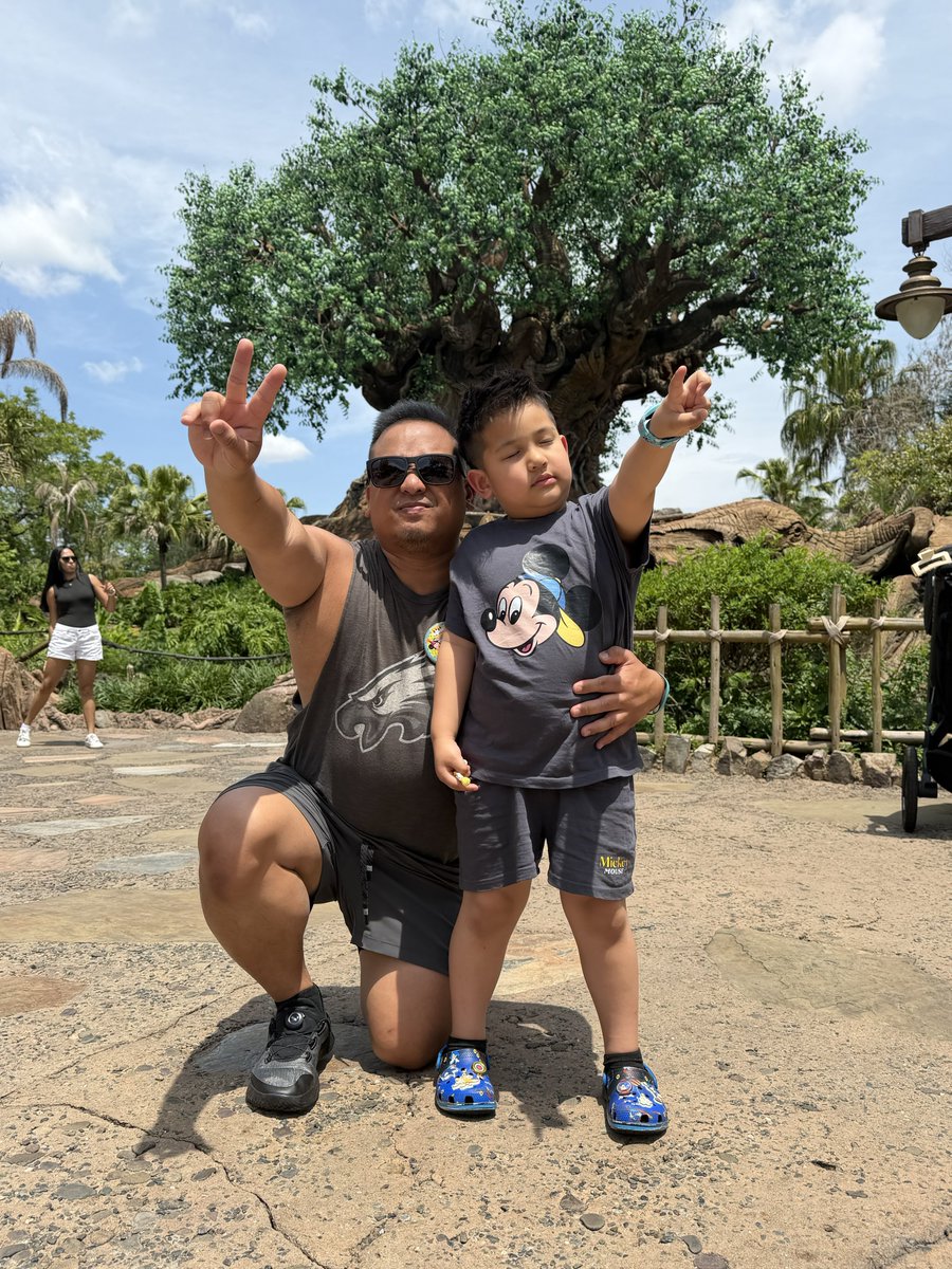 ChuxMaranan's tweet photo. Since I haven’t been on here the past couple of days due to my account being hacked, here’s an update of what I’ve been up to on my vacation. And I still have a week left 😁

#DisneyAdult #DisneyFamily #TravelAgent https://t.co/4EuExU3WEj