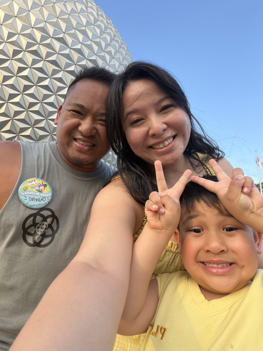 ChuxMaranan's tweet photo. Since I haven’t been on here the past couple of days due to my account being hacked, here’s an update of what I’ve been up to on my vacation. And I still have a week left 😁

#DisneyAdult #DisneyFamily #TravelAgent https://t.co/4EuExU3WEj