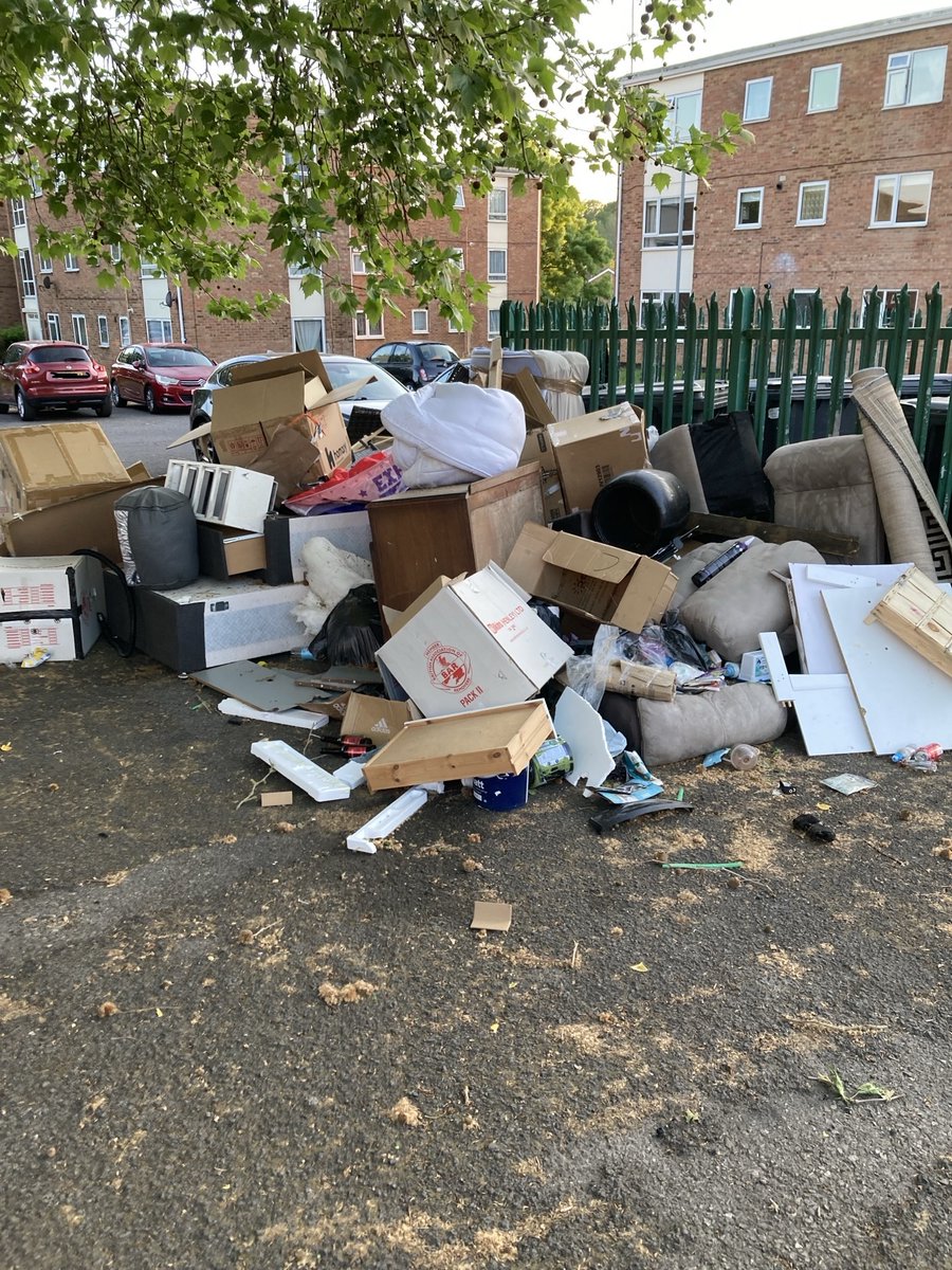 SGrahamg5's tweet image. Windrush Estate #Norcot #rdguk - encountered on an evening out canvbassing

Promoted by Stephen Graham on behalf of the Liberal Party, 12 Dayworth Mews, Lundy Lane, Reading, RG30 2RR.