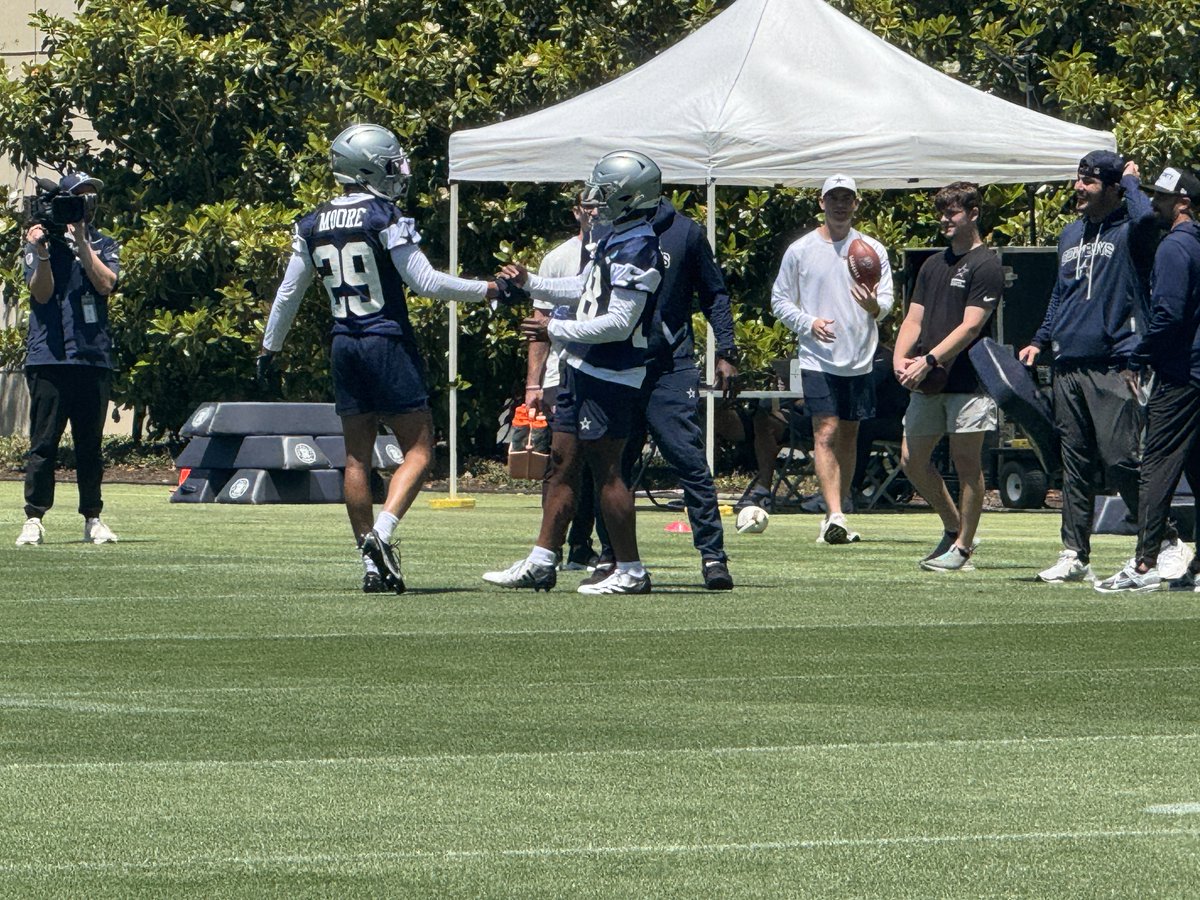 VoiceOfTheStar's tweet image. Caleb Downs 🤝🏾 Devin Moore. 

rookie brotherhood forming. #Cowboys
