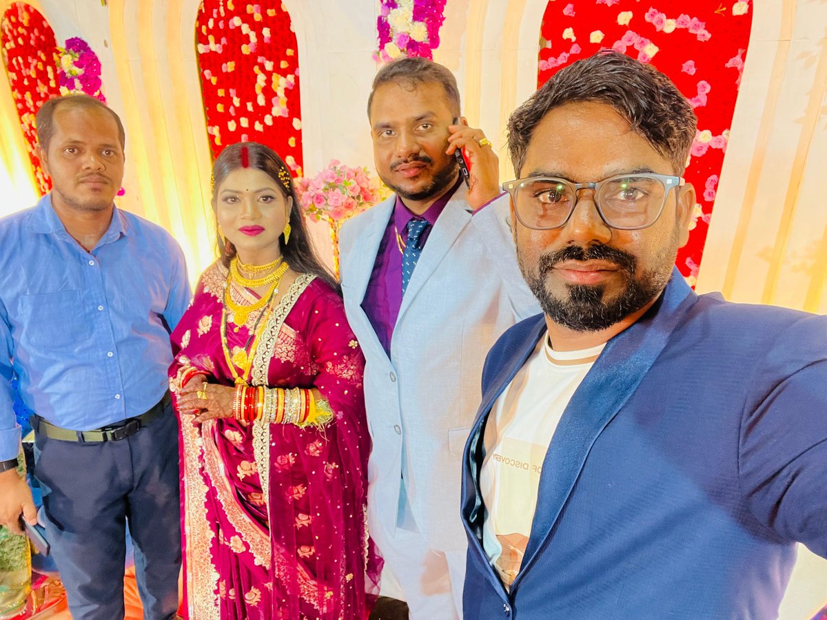 RanjitKumarSam9's tweet photo. Ajay Marriage Reception Party 🥳🎉#marriage #marriageparty #couple #friends #reception #Photo_of_the_day https://t.co/mWWq3D73Mk